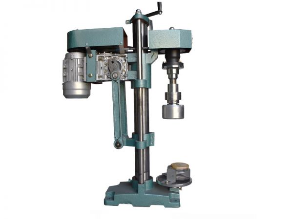 半自動三旋蓋（gài）封口機